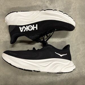 W Hoka Arahi 8